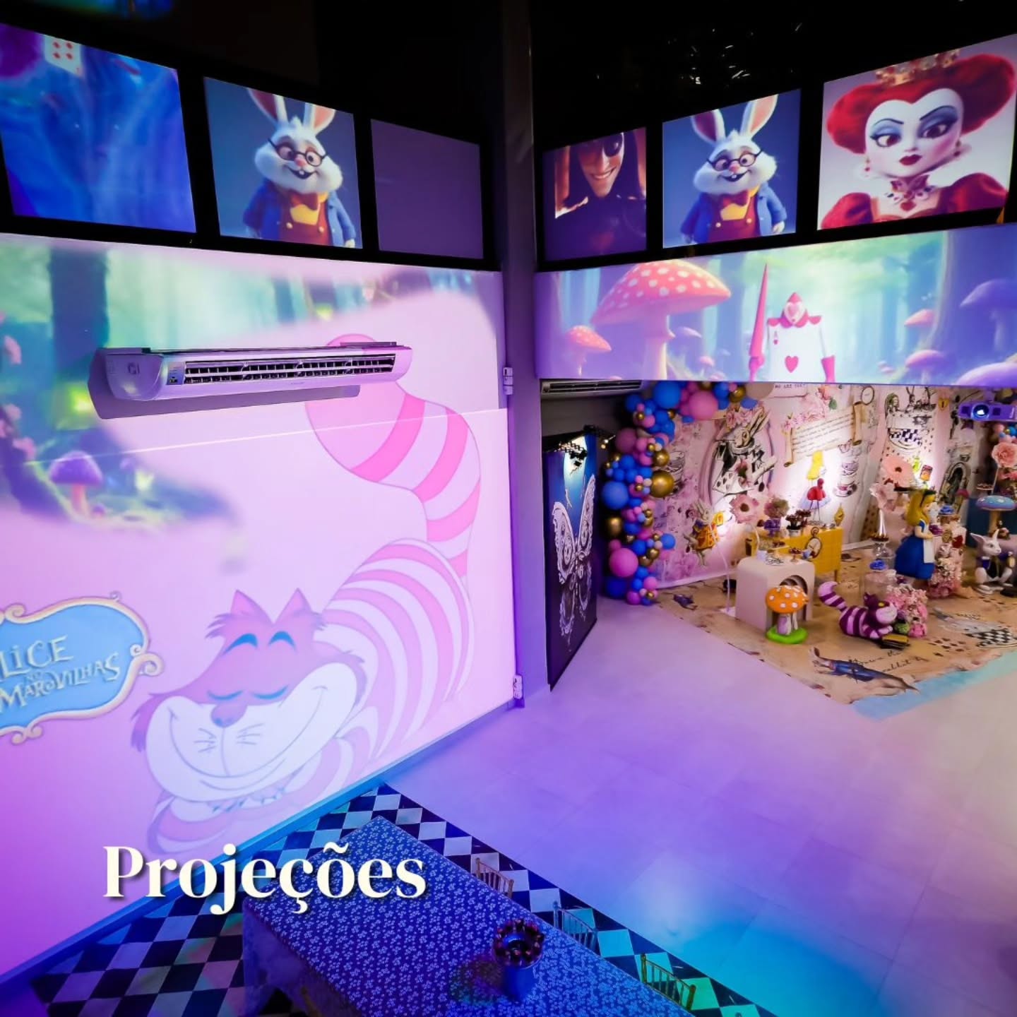 Projeções imersivas nas paredes do espaço